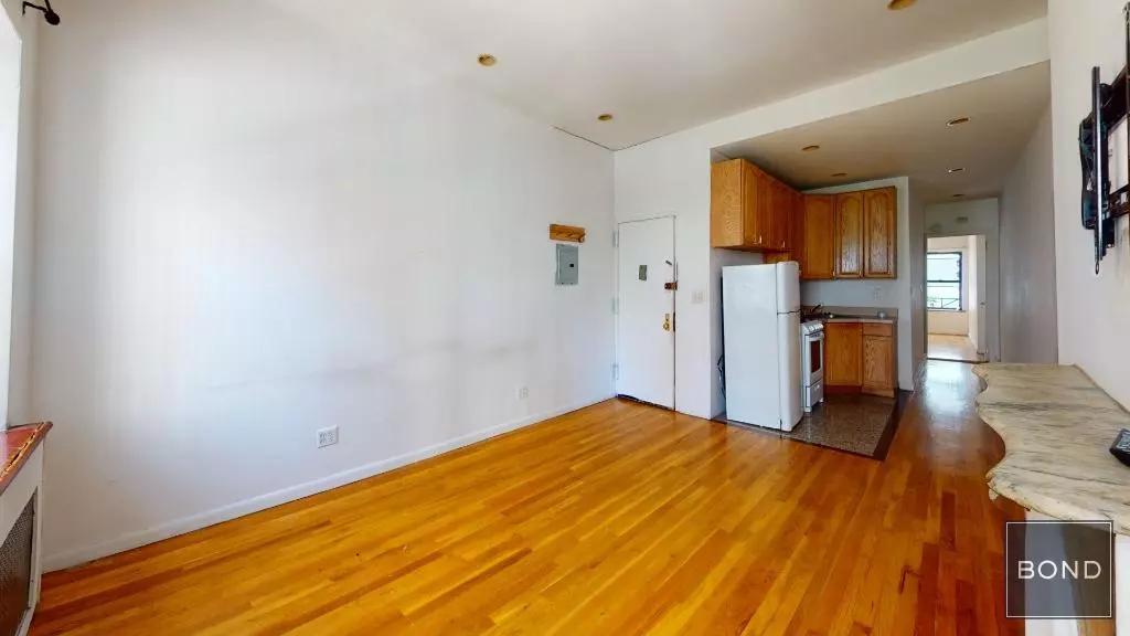 1413 2nd Avenue photo 3
