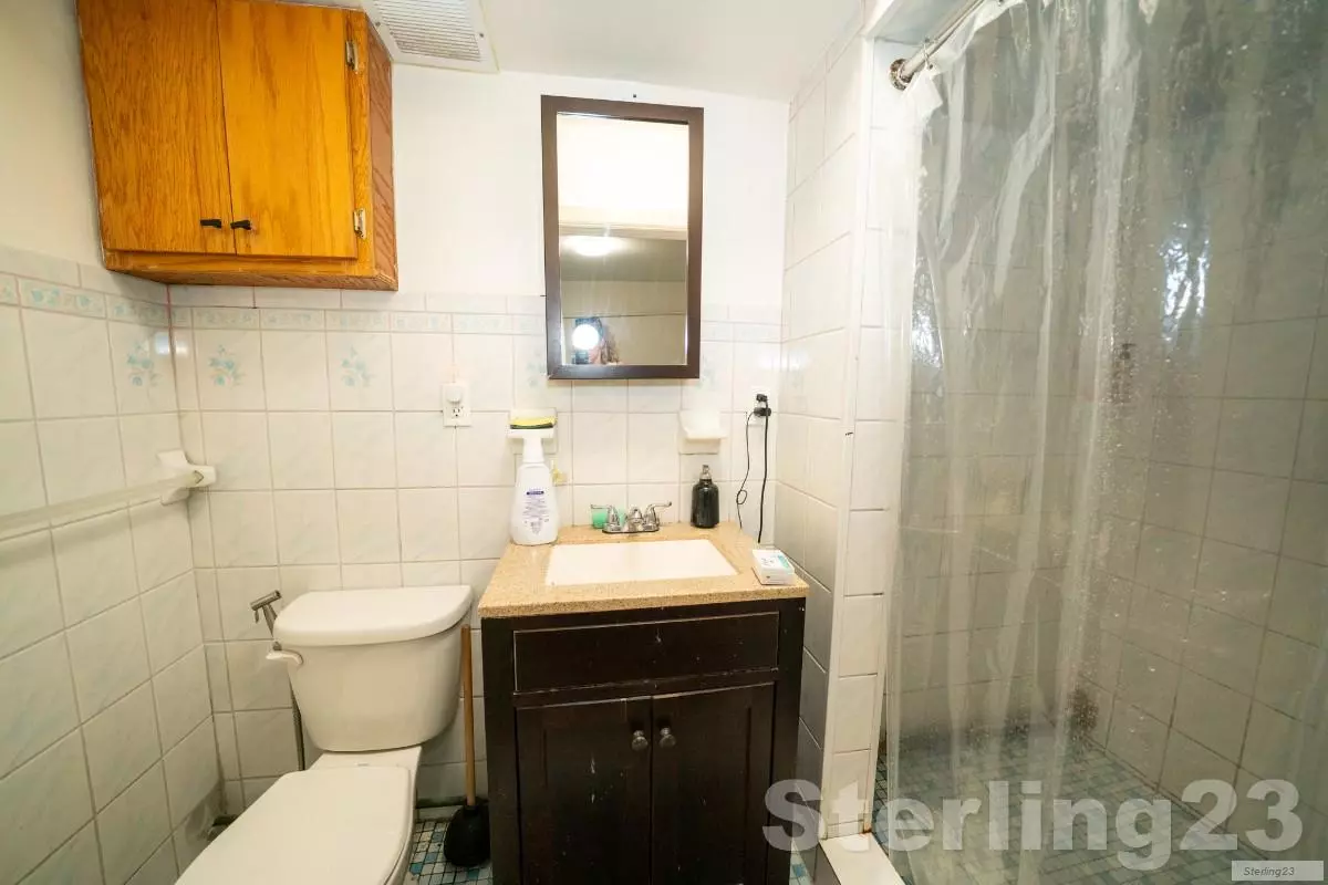 25-16 37th Avenue photo 5