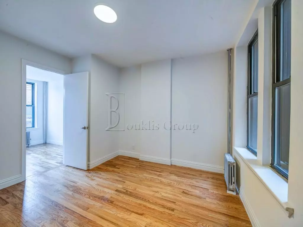 25-83 44th Street photo 4