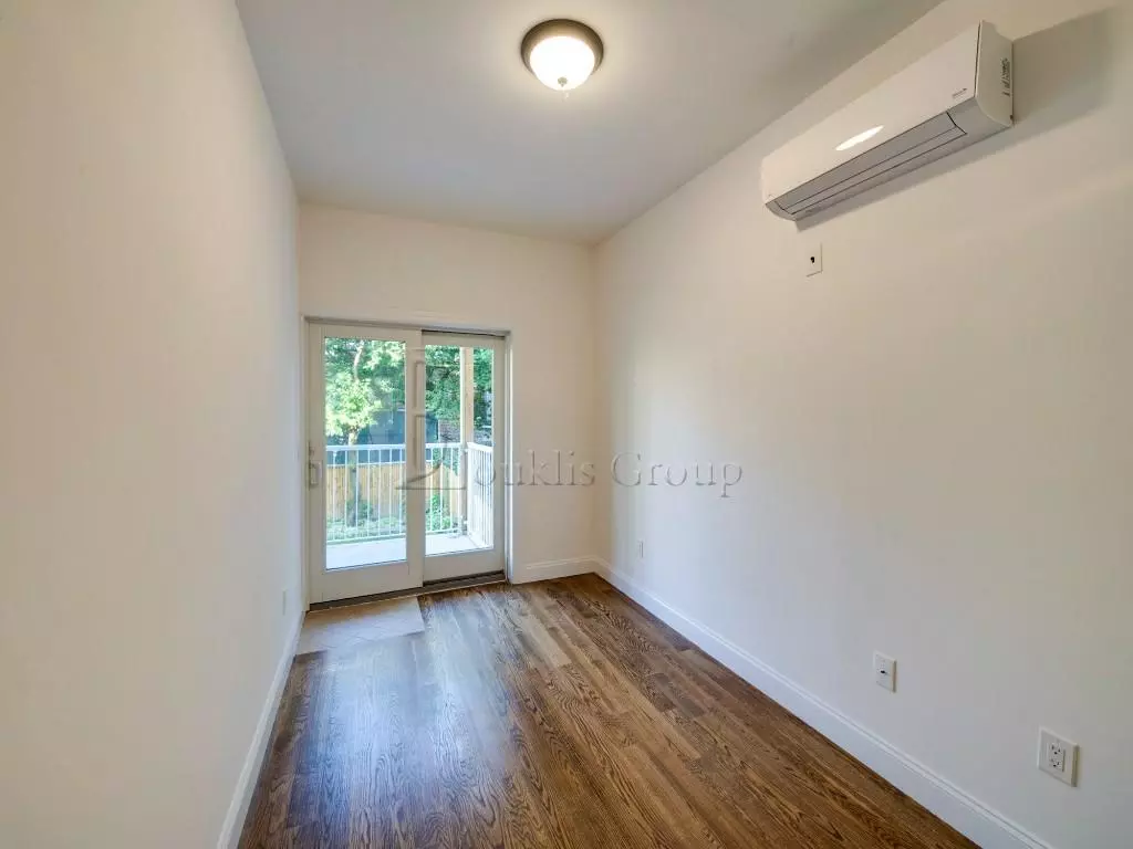 31-68 41st Street photo 5