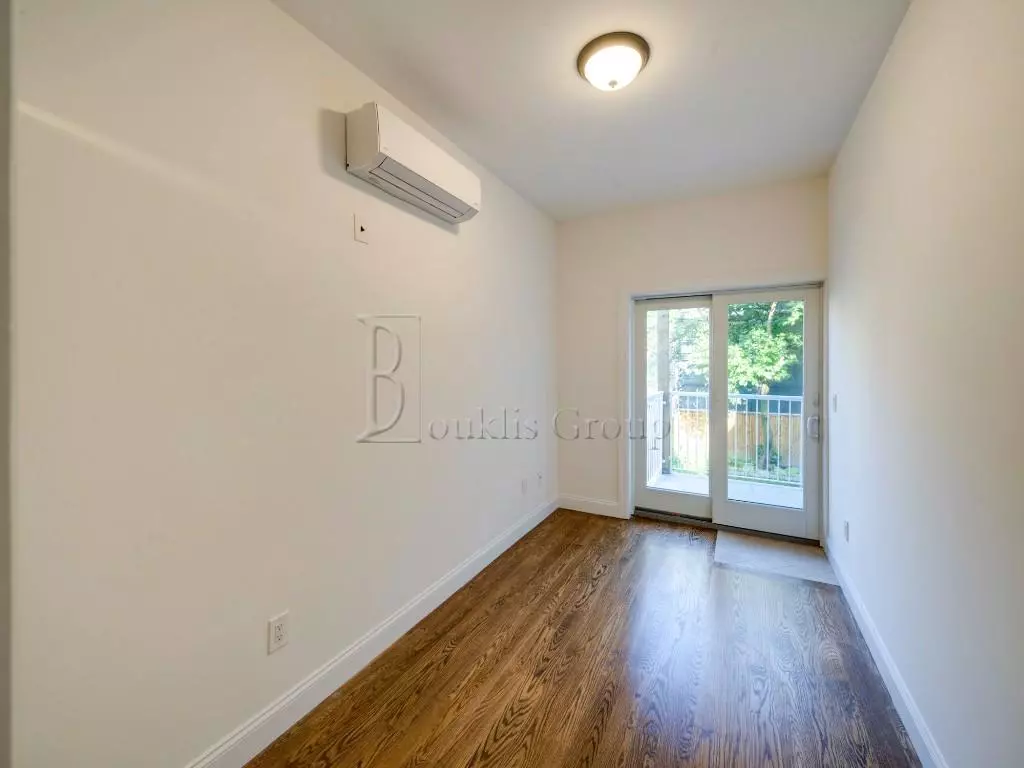 31-68 41st Street photo 3