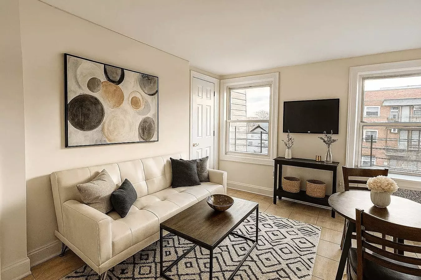 Beautiful 2-bedroom With King-size Bedroom &amp; Natural Light photo 4