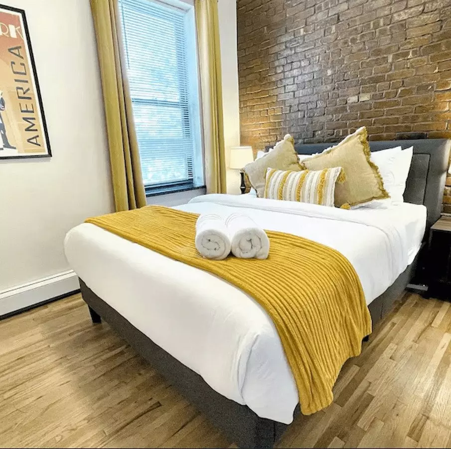 Renovated 2br W/ Private Outdoor Space ? Entire Floor photo 4