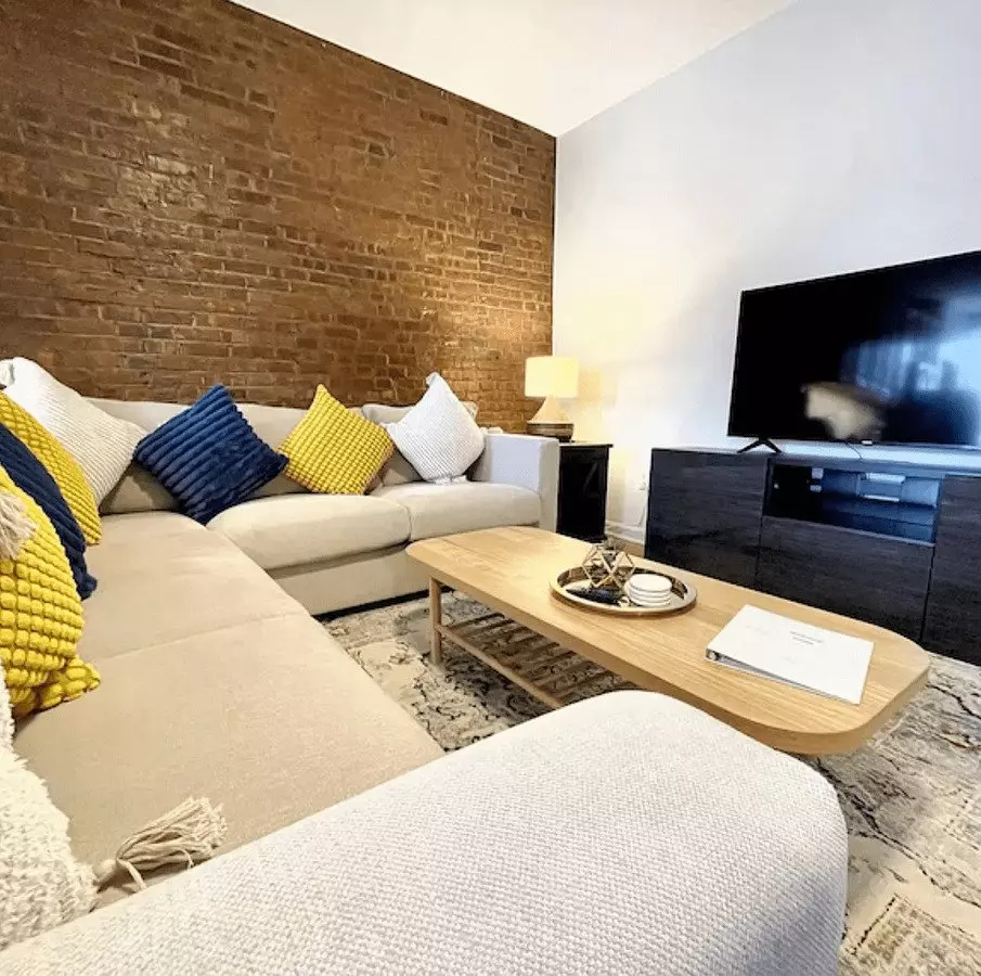 Renovated 2br W/ Private Outdoor Space ? Entire Floor photo 3