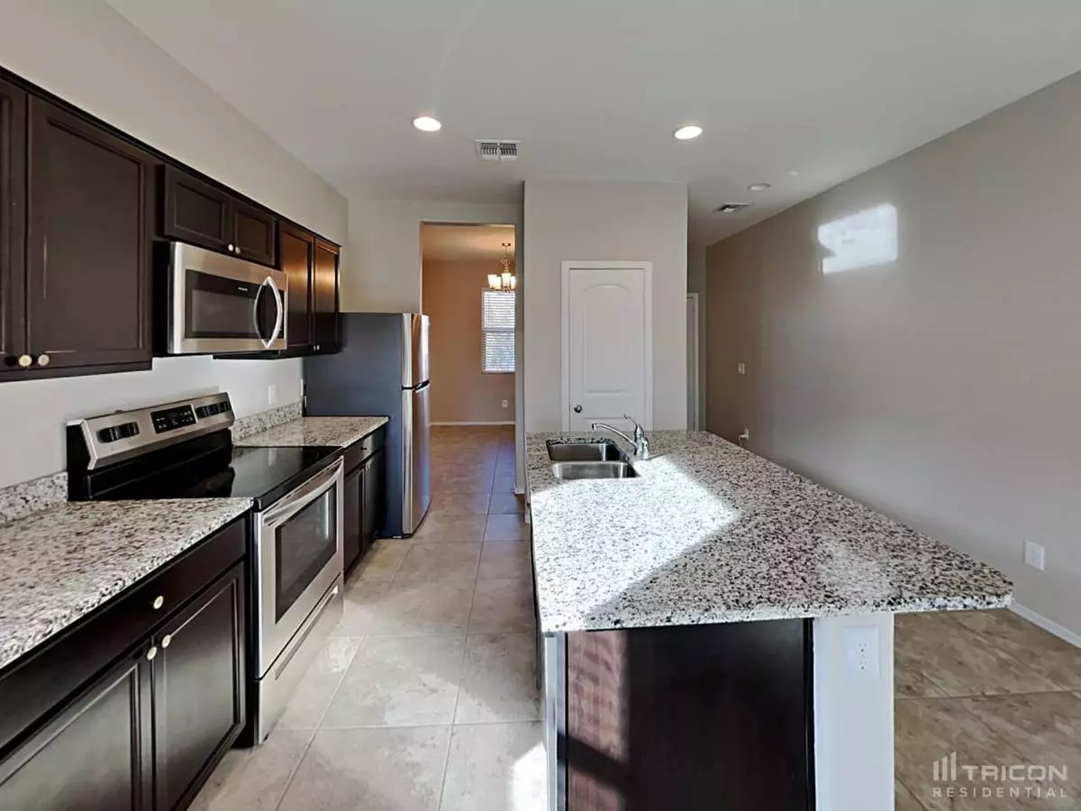 37698 West Capri Avenue, Maricopa, AZ 85138 photo 4