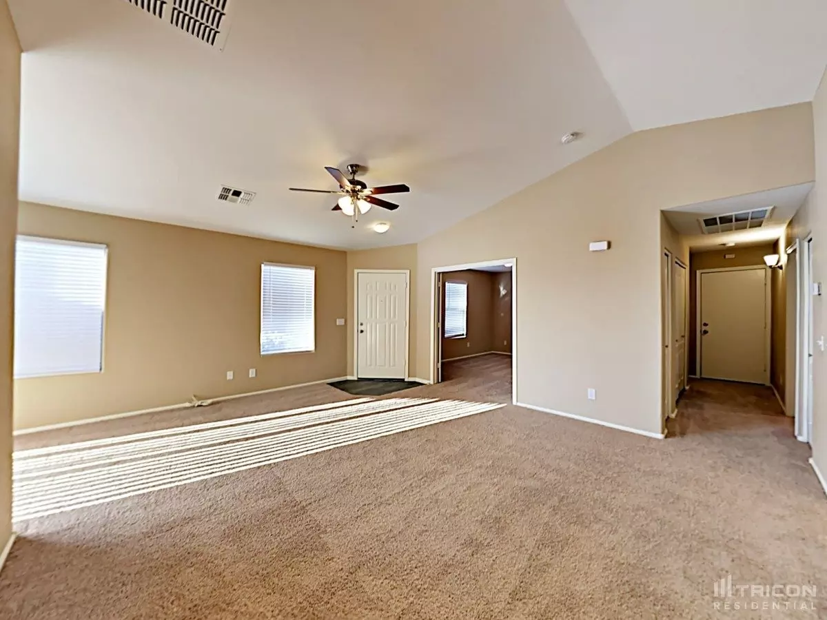 22705 North Davis Way, Maricopa, AZ 85138 photo 3