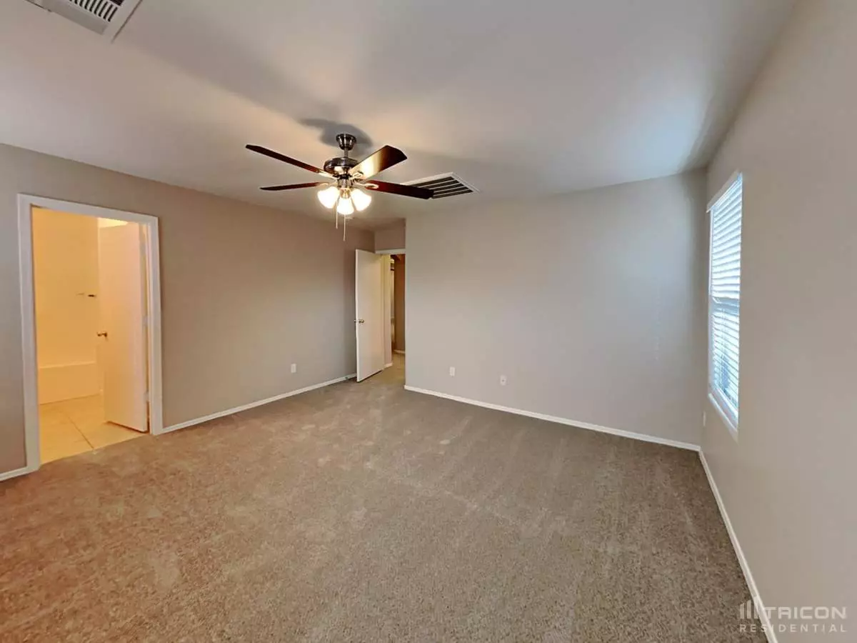 36536 W Pampoloma Ave photo 5