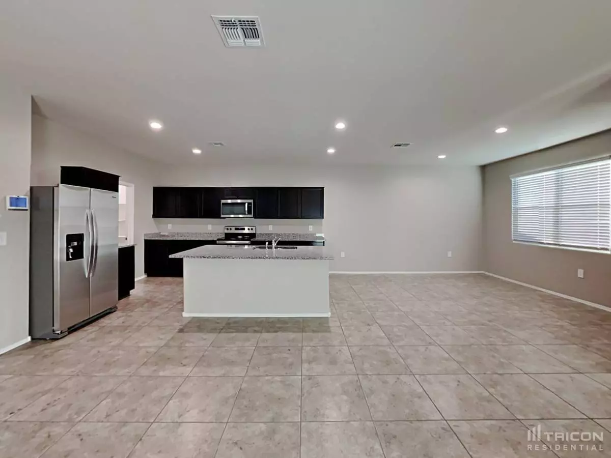 36593 Santa Monica Avenue Maricopa Az photo 3
