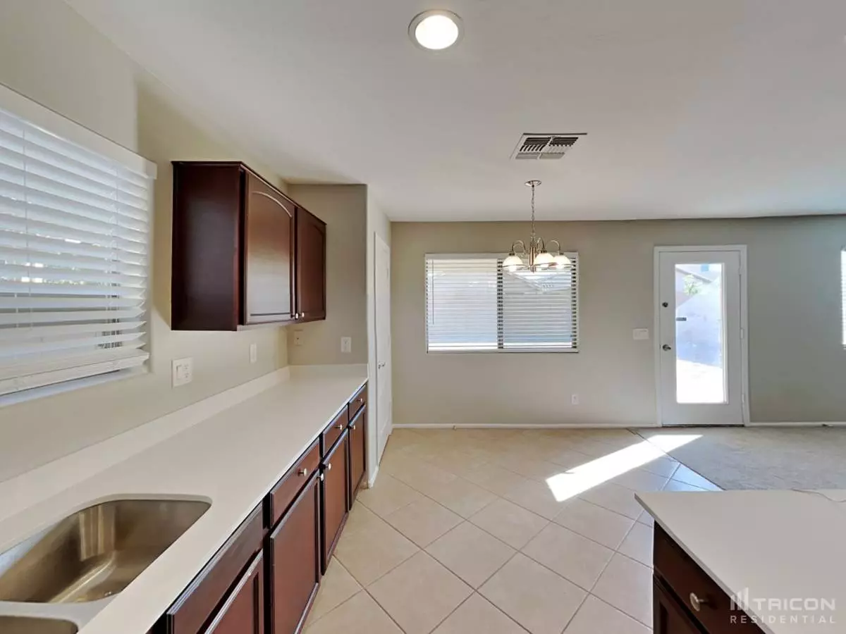 40081 West Hayden Drive, Maricopa, AZ 85138 photo 3
