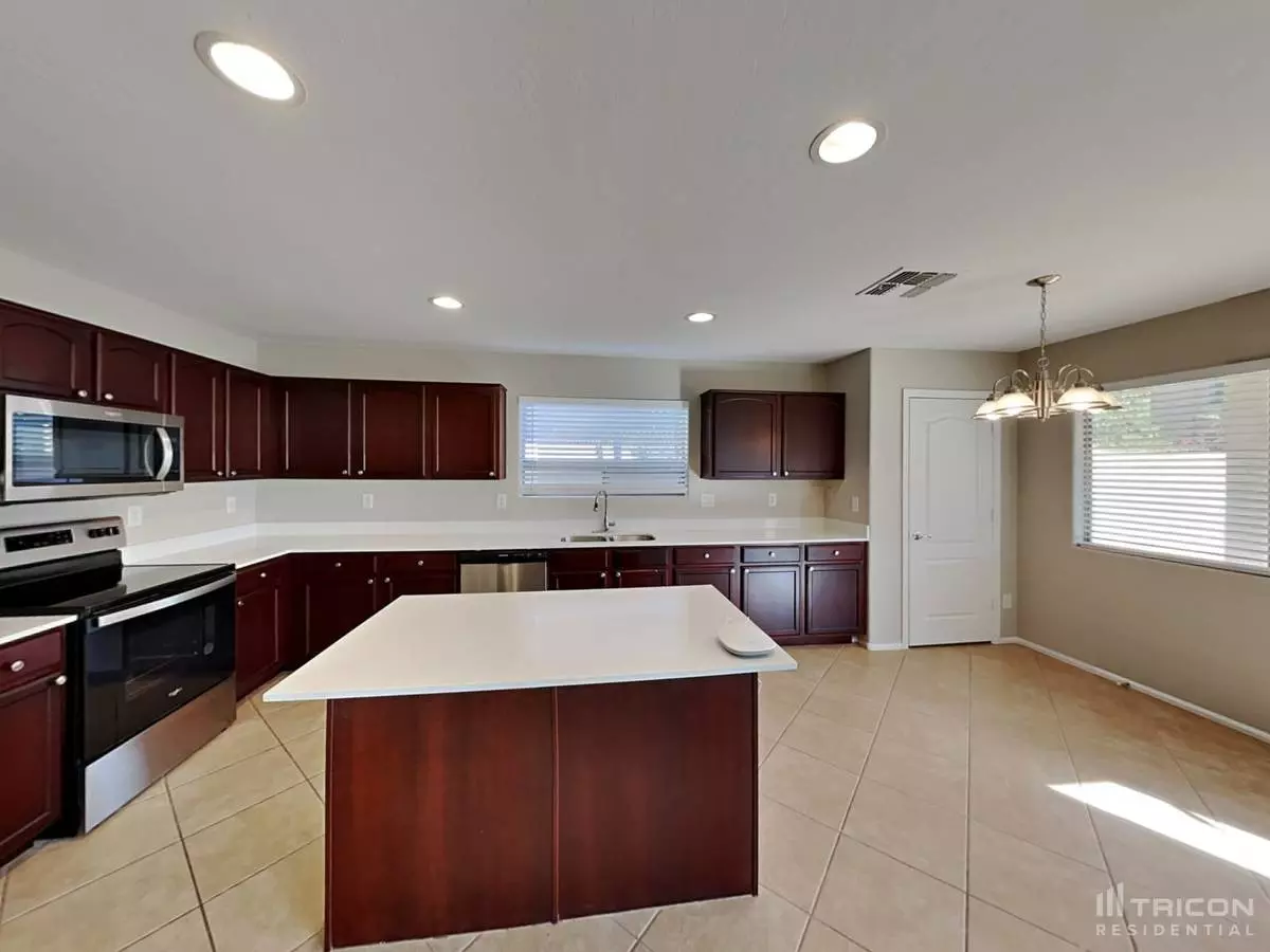 40081 West Hayden Drive, Maricopa, AZ 85138 photo 2