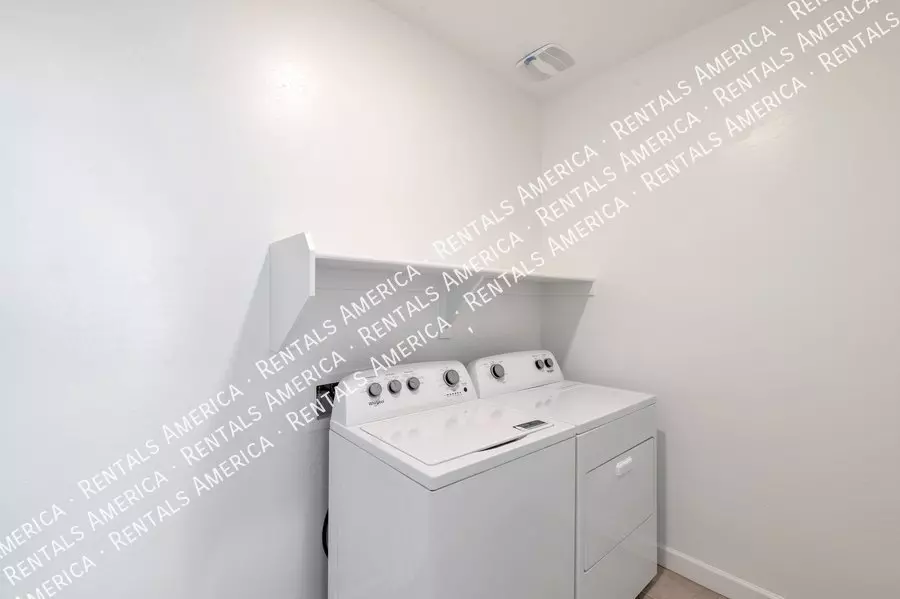 40110 W Shaver Dr photo 2