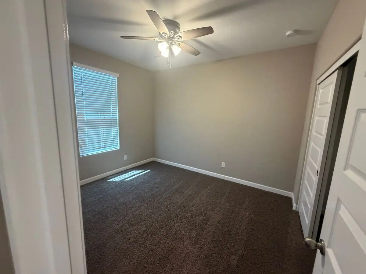 40946 W Hillman Dr, Maricopa, Az 85138 – Mountain Views &amp; No Rear Neighbor – $1,895/month photo 4
