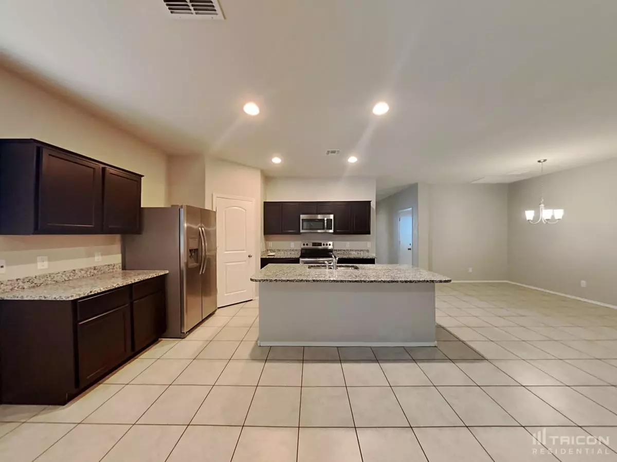 41858 Plata Street Maricopa Az photo 2