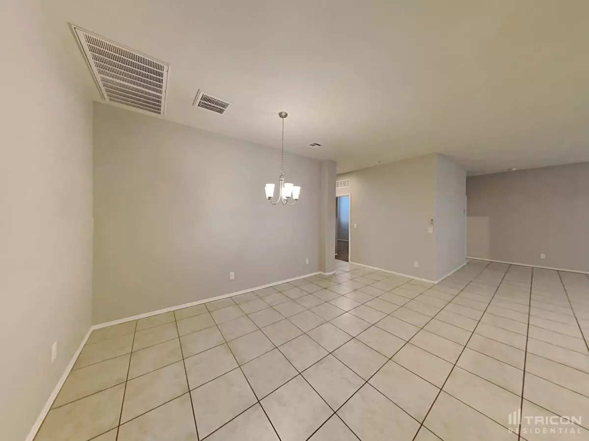 41858 Plata Street Maricopa Az photo 3
