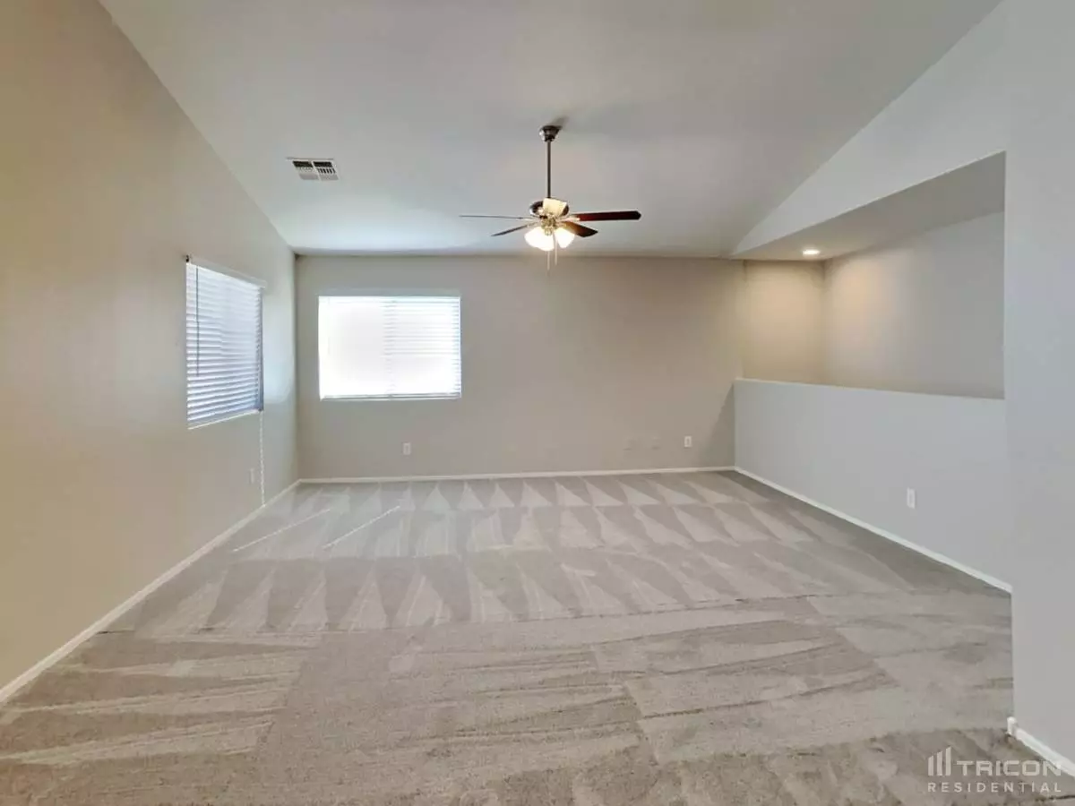 43792 West Magnolia Road, Maricopa, AZ 85138 photo 2