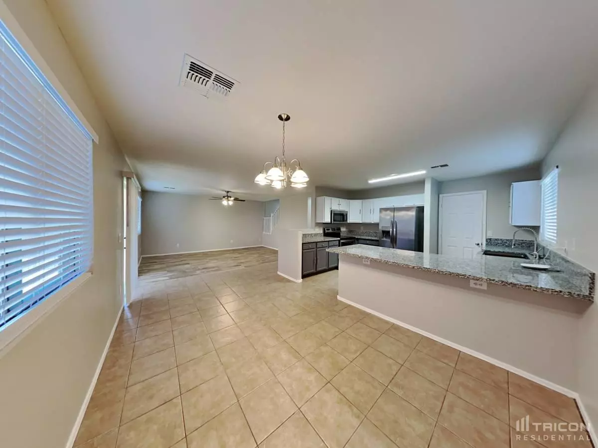 43792 West Magnolia Road, Maricopa, AZ 85138 photo 3