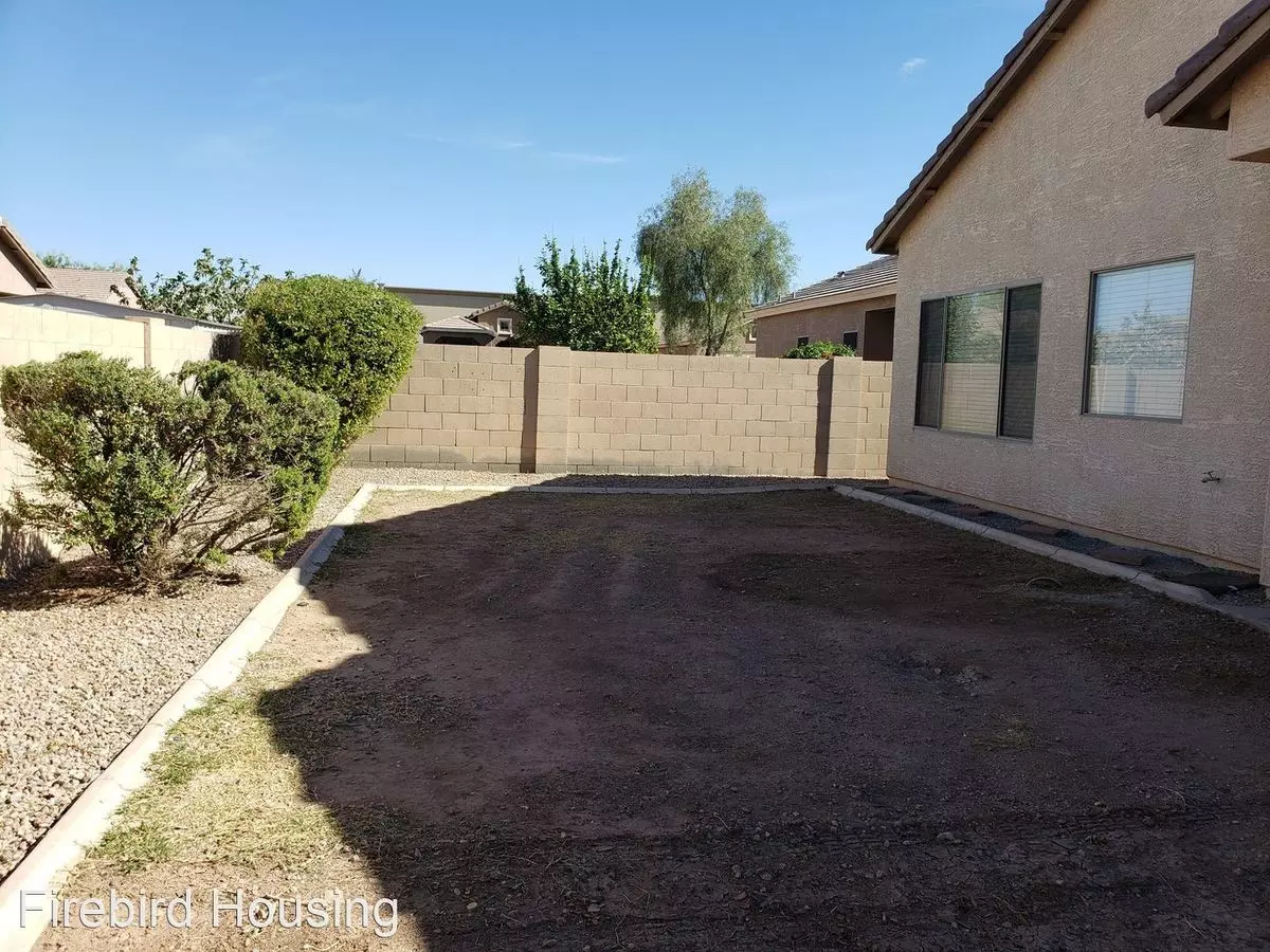 44714 W. Alamendras Street photo 2