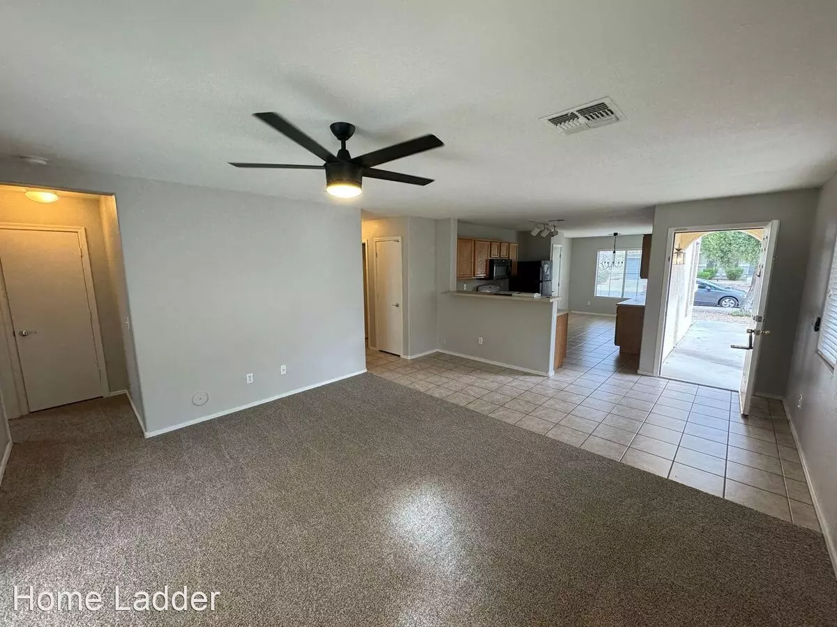 44871 W Gavilan Dr photo 2
