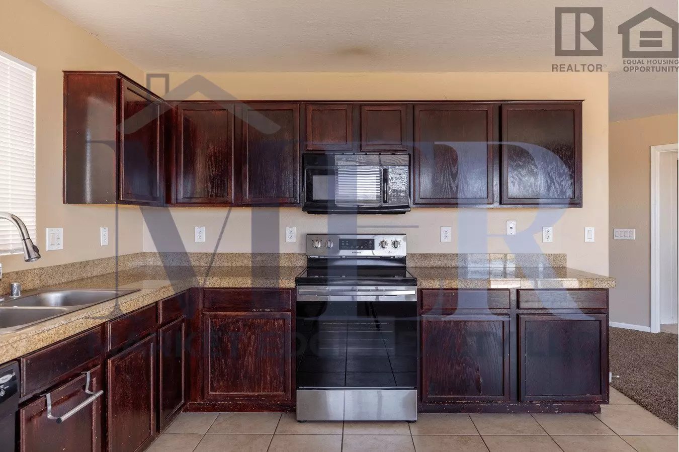 18892 North Toledo Avenue, Maricopa, AZ 85138 photo 3