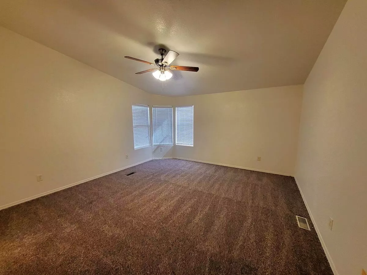 51542 West Blue Jay Street, Maricopa, AZ 85139 photo 4