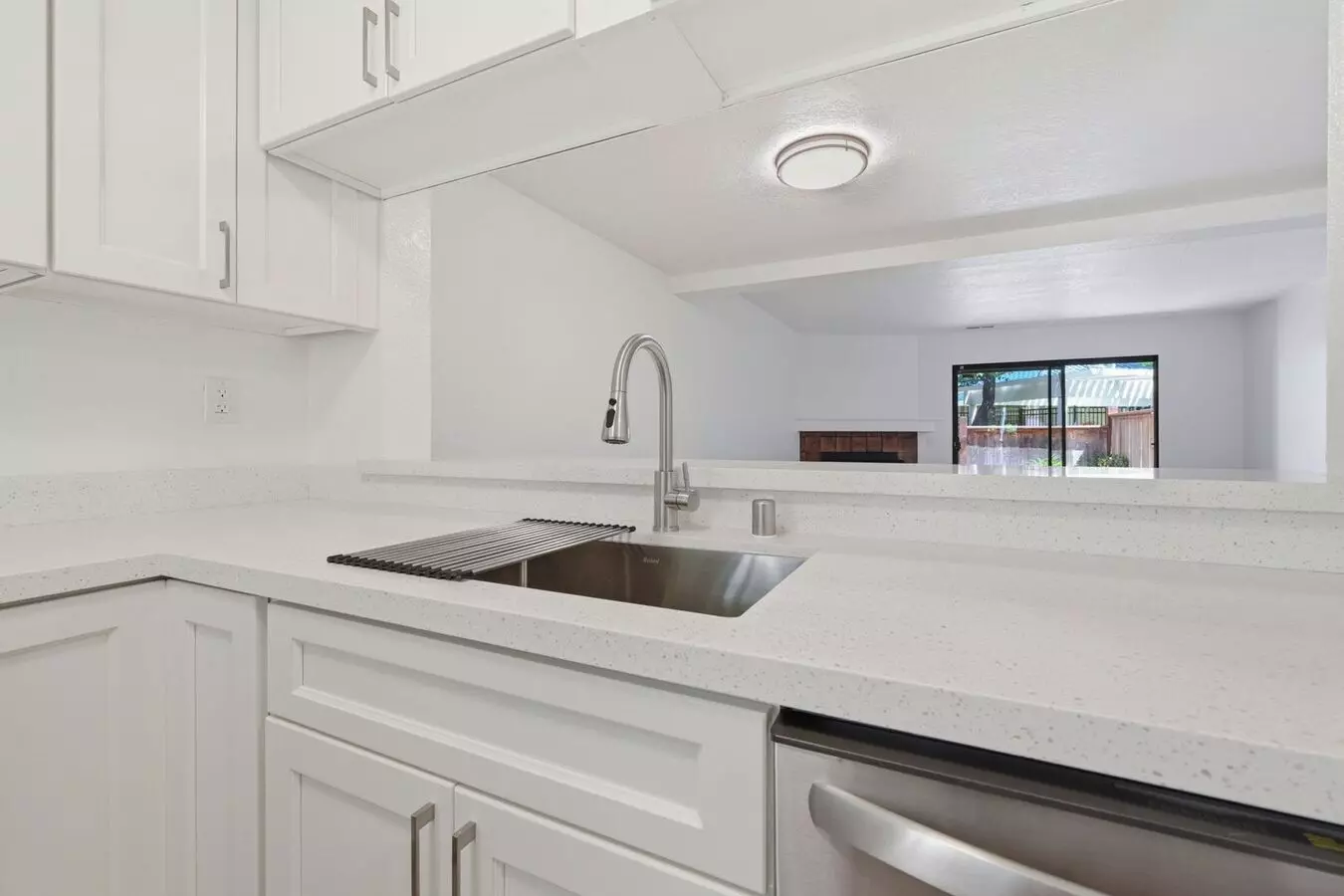Beautiful Spacious 2-bedroom 1.5-bath Townhome In Martinez! photo 5