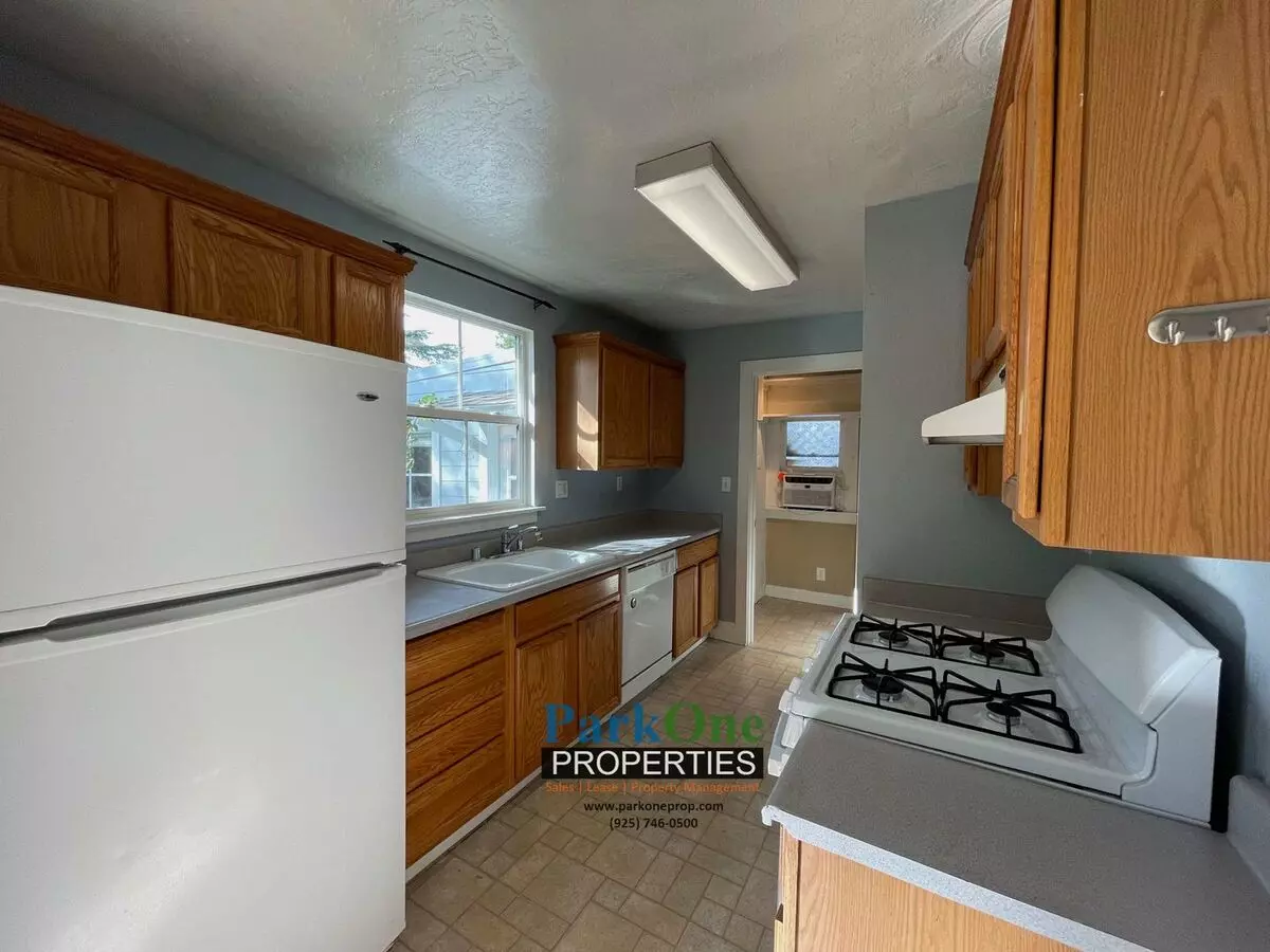305 Ward St. photo 3