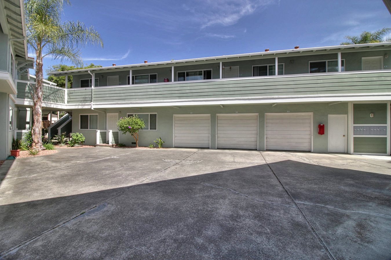 Menlo Park Apartments photo 4