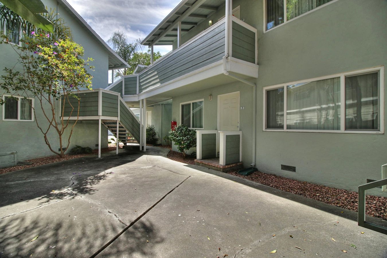 Menlo Park Apartments photo 5