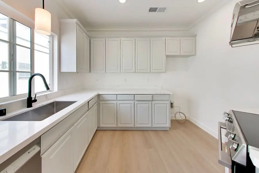 3BR/2BA Single Family House on Glenwood Ave · Menlo Park