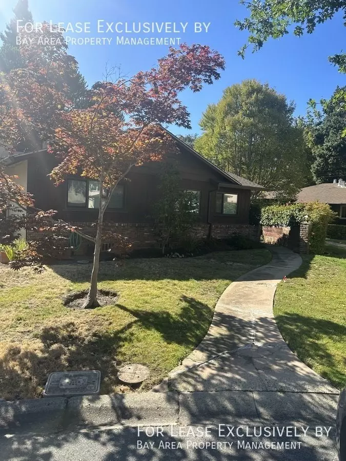 705 Curtis Way, Menlo Park, CA 94025 photo 2