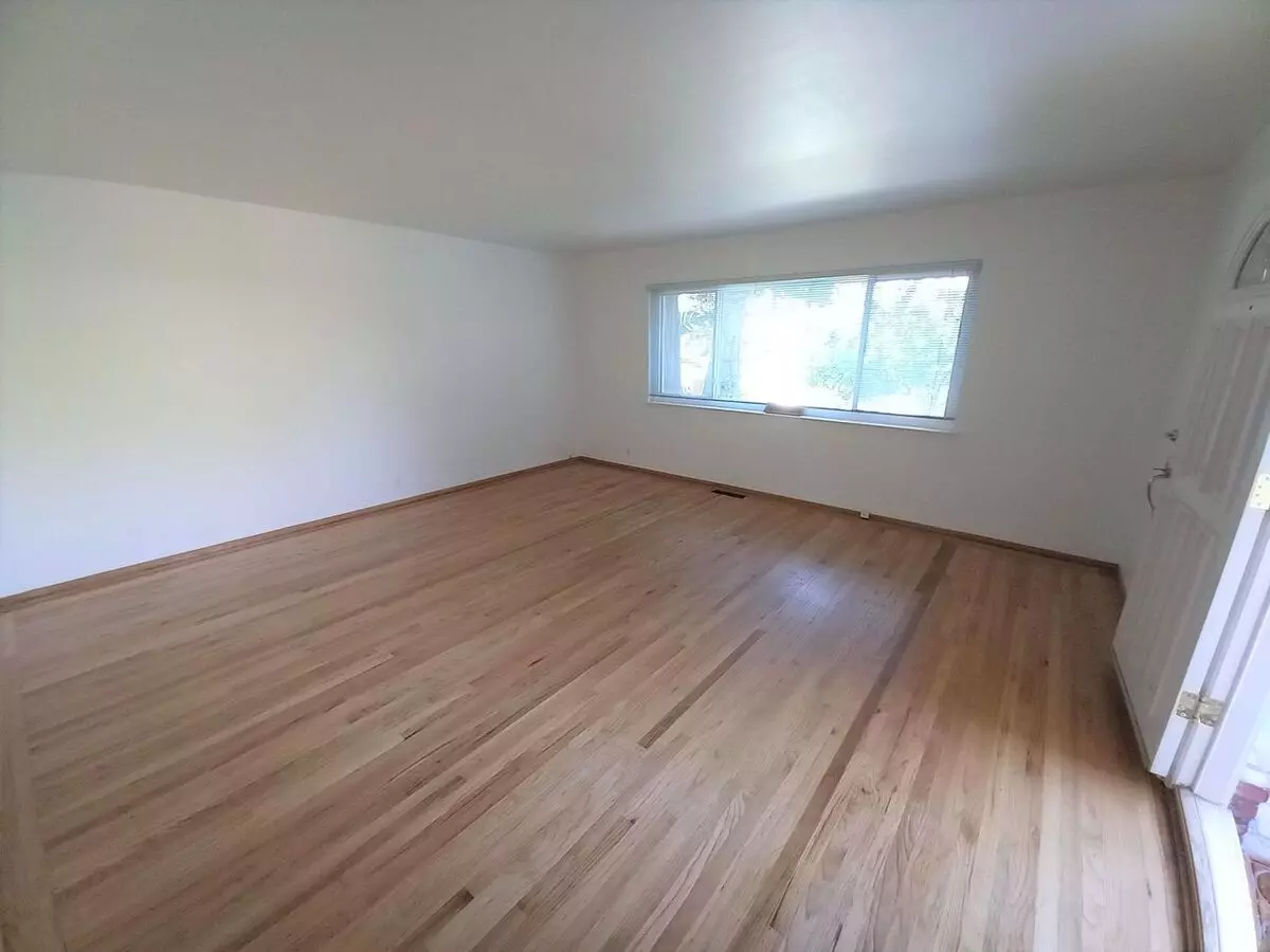 104 Amherst Avenue, Menlo Park, CA 94025 photo 3