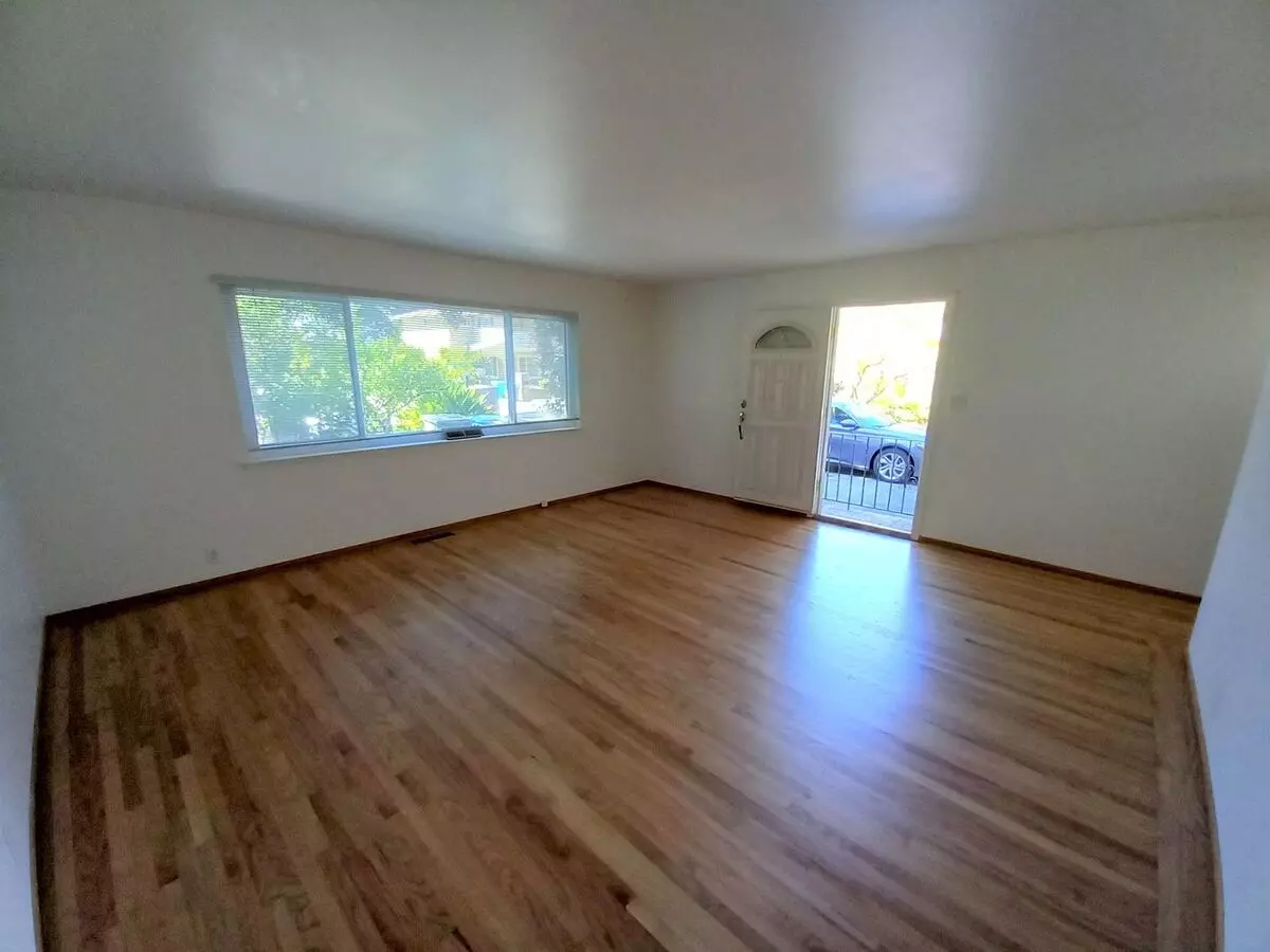 104 Amherst Avenue, Menlo Park, CA 94025 photo 2