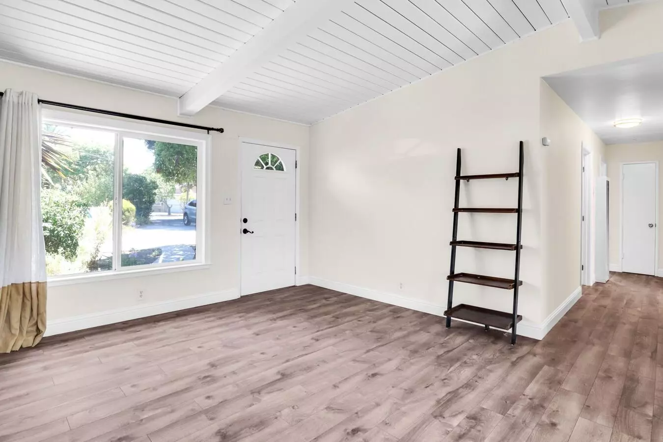 36 Henderson Pl photo 3