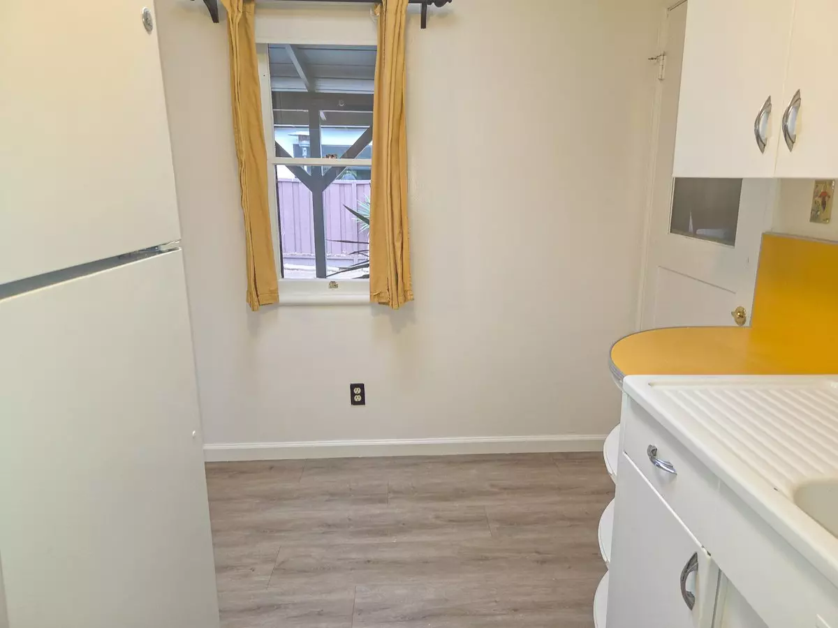 528 6th Ave photo 4