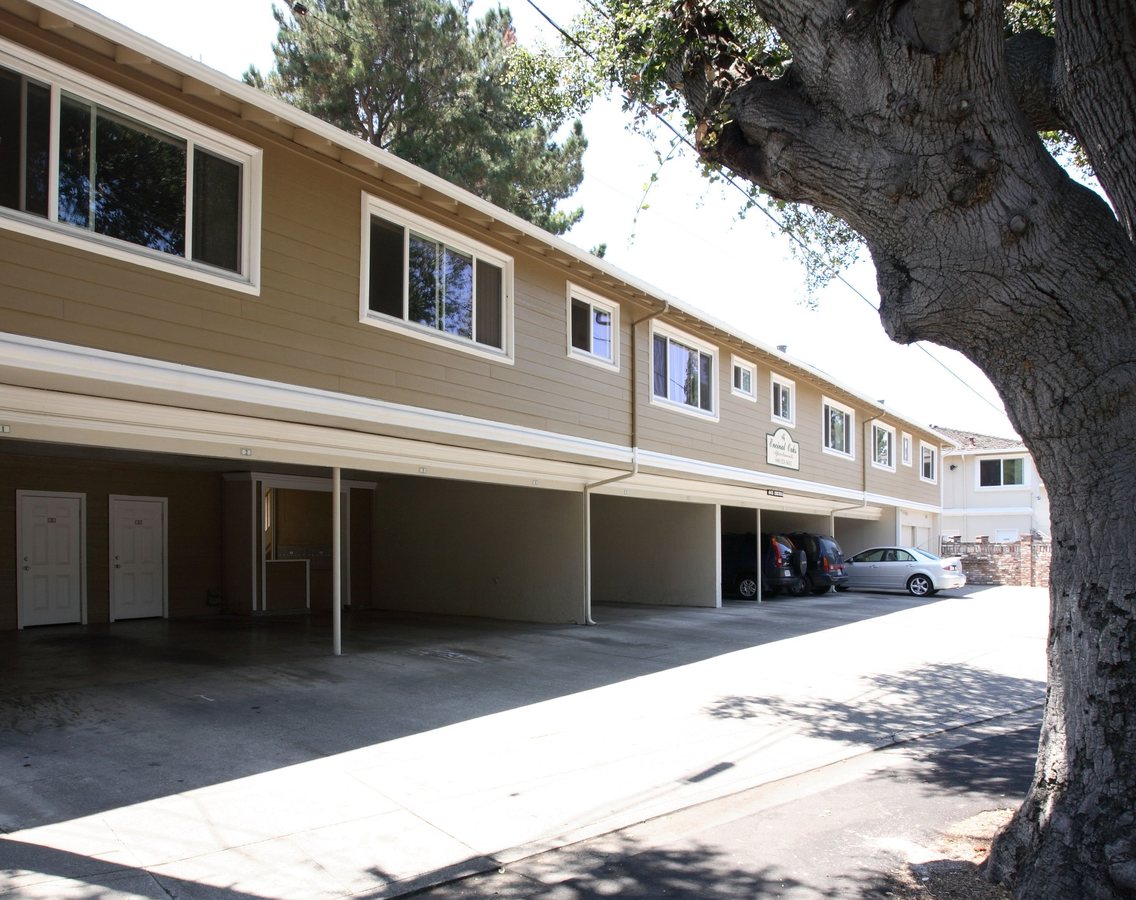 Encinal Oaks photo 3