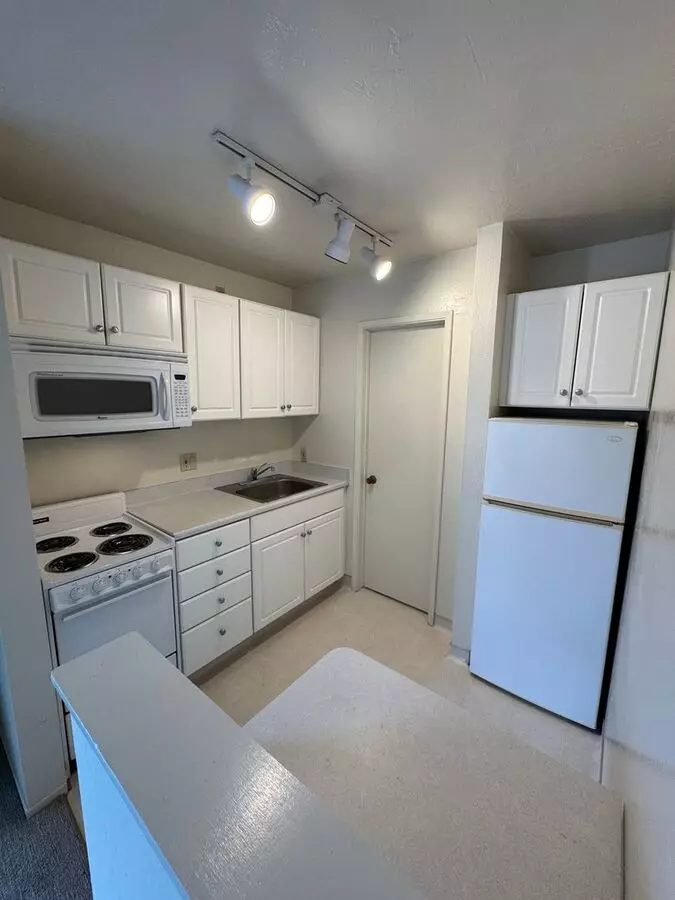 954 Fremont ST 2 photo 4