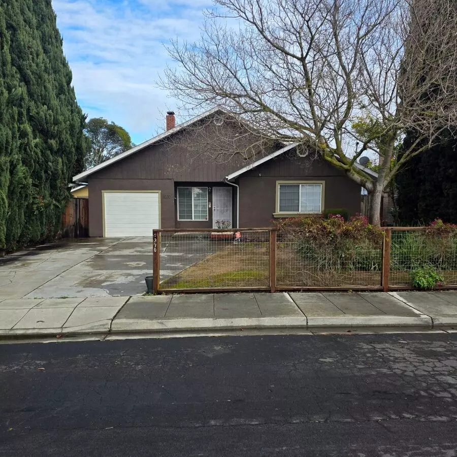 1370 Hollyburne Avenue, Menlo Park, CA 94025 photo 3