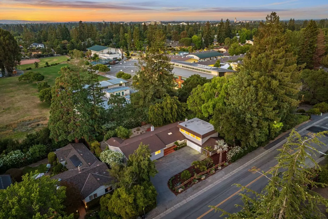 810 Monte Rosa Drive, Menlo Park, CA 94025 photo 2