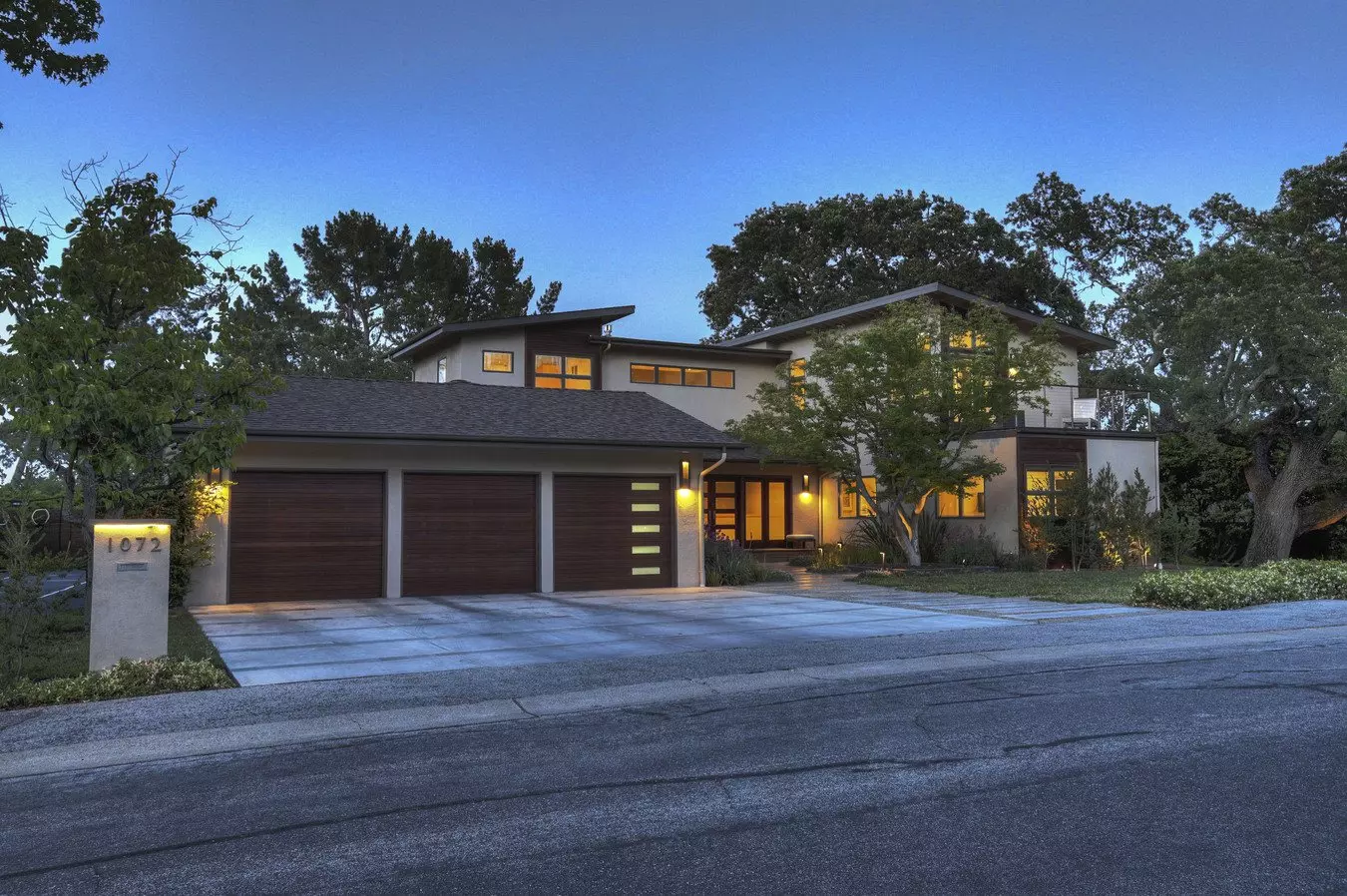 1072 Cascade Dr photo 3