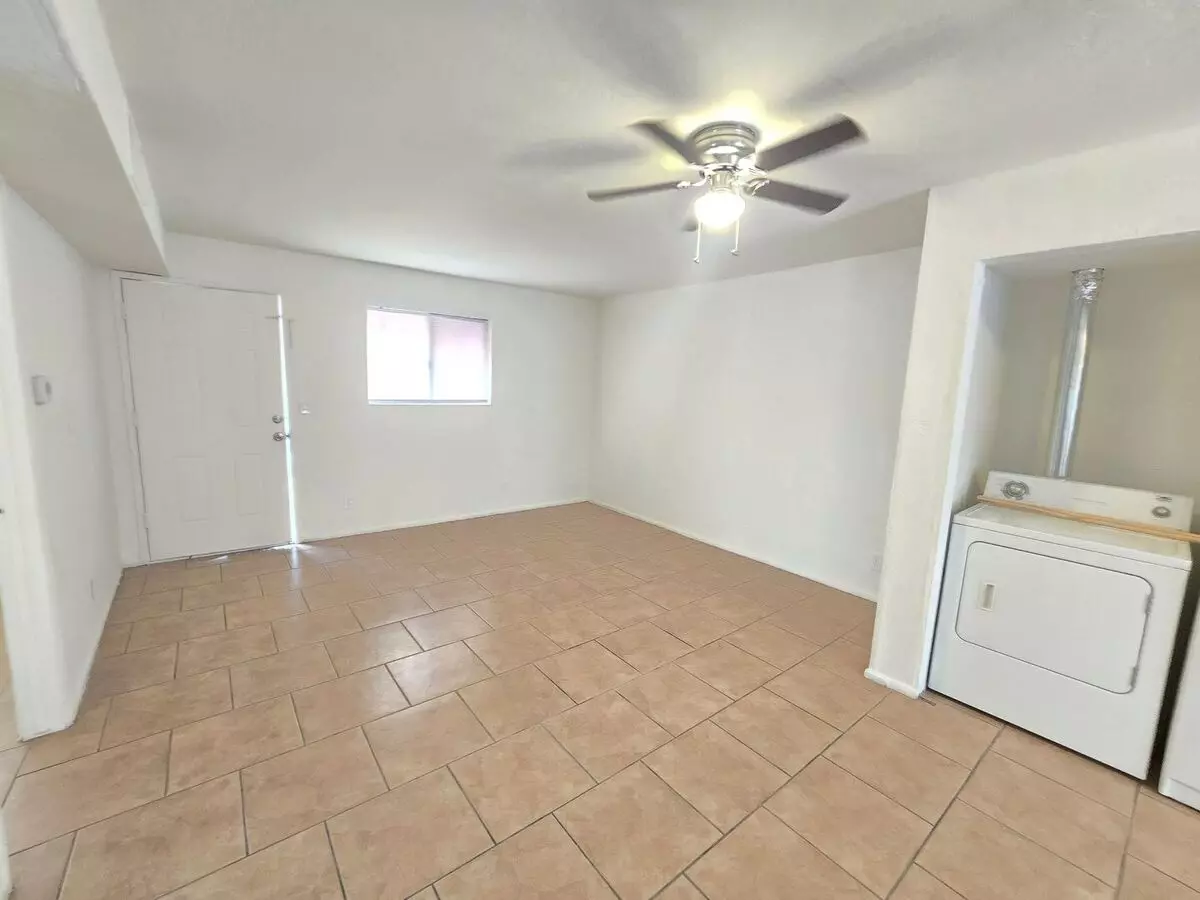 2 Bed 1.5 Bath Utilites Included photo 2