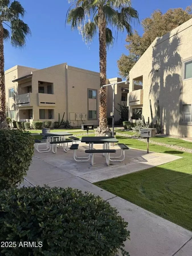 2 Bed Condo At Sossman &amp; Main! photo 3