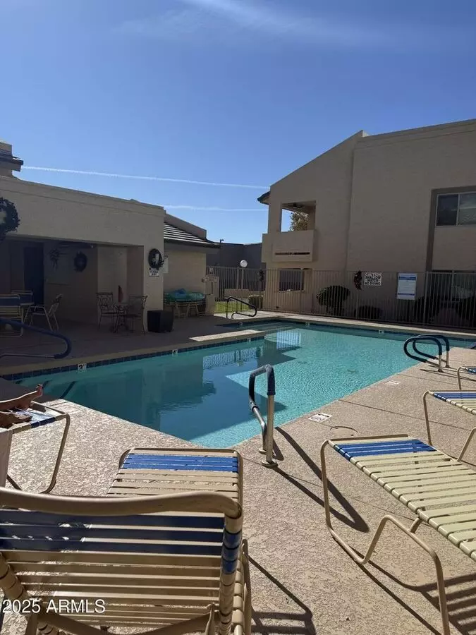 2 Bed Condo At Sossman &amp; Main! photo 2