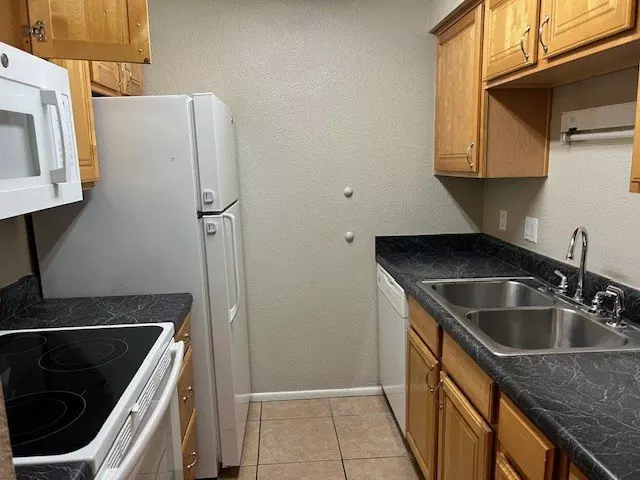 2 Beds 2 Baths In Mesa!! photo 4