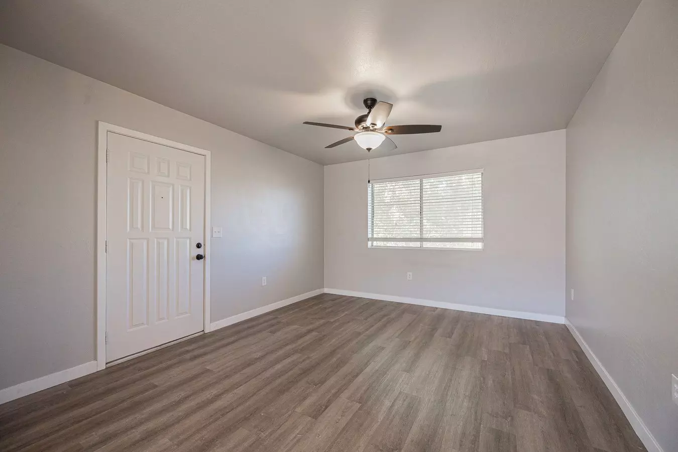 2013 N Hunt Cir photo 4