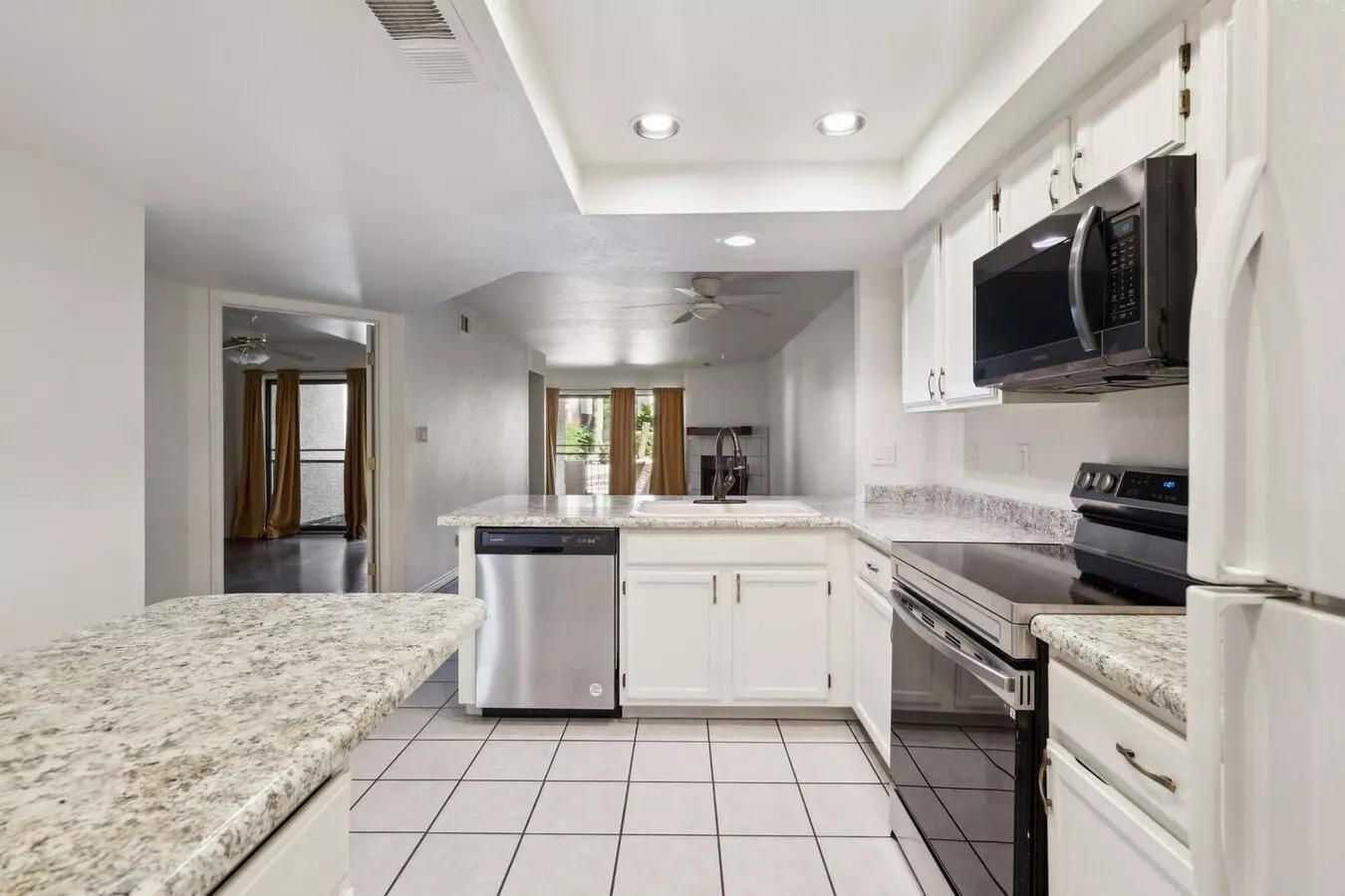 2Bed Apt At University/sossaman! Join The Waitlist Today! photo 2