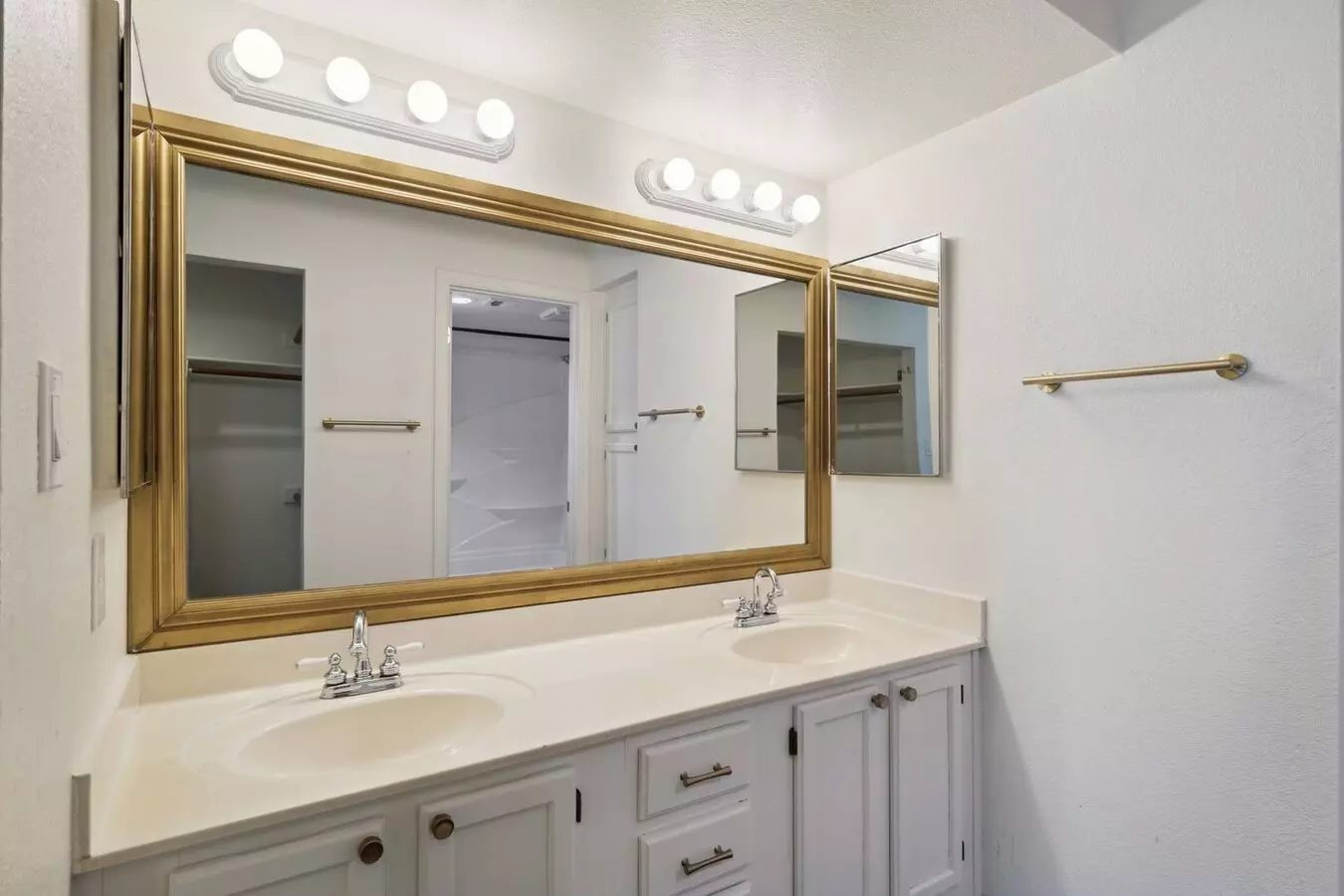 2Bed Apt At University/sossaman! Join The Waitlist Today! photo 4