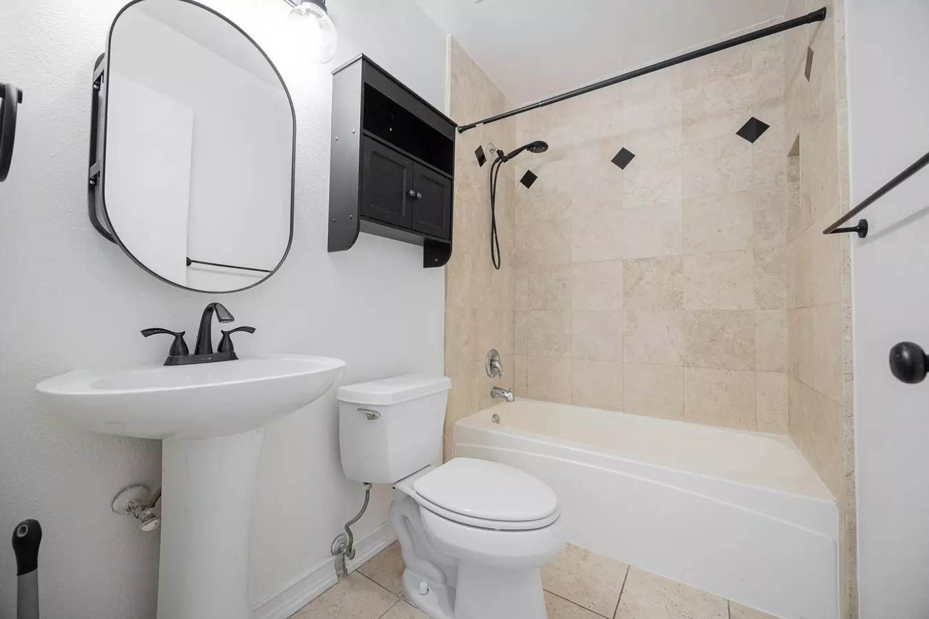 225 N STANDAGE UNIT 139 photo 3