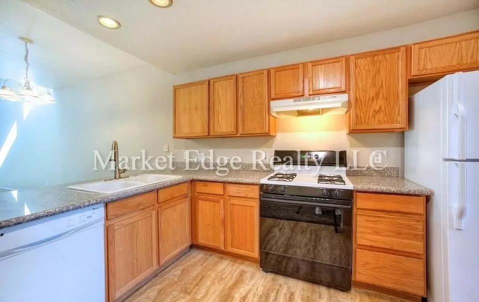 2Bed Apt At University/sossaman! Join The Waitlist Today! photo 5