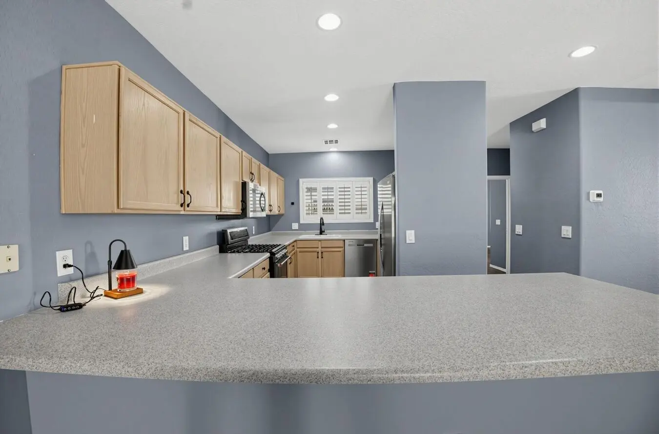 2Bed Furnished Ground Floor Apartment At University/sossaman! Move-in Ready On 11/05/2026! photo 4
