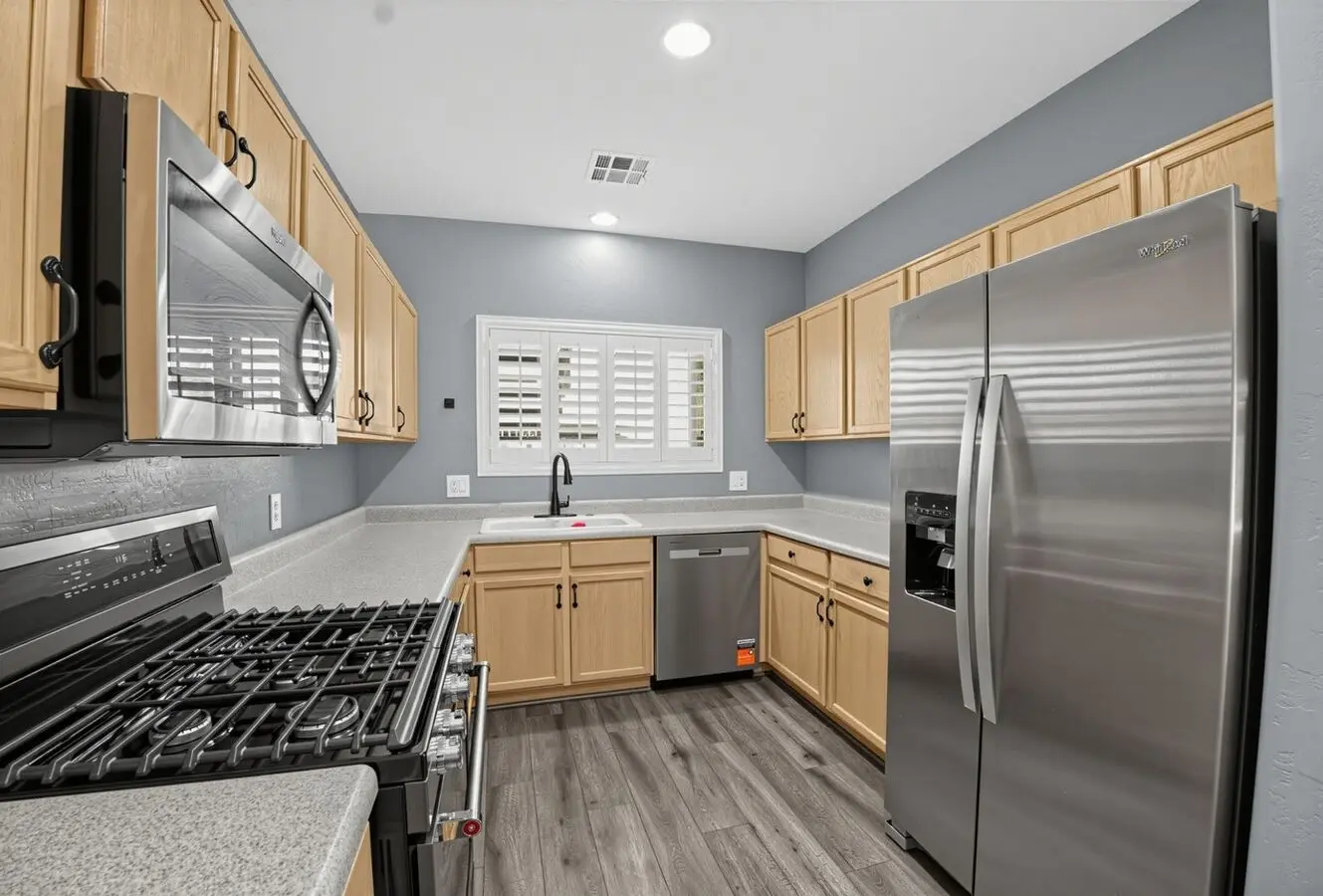 2Bed Furnished Ground Floor Apartment At University/sossaman! Move-in Ready On 11/05/2026! photo 2